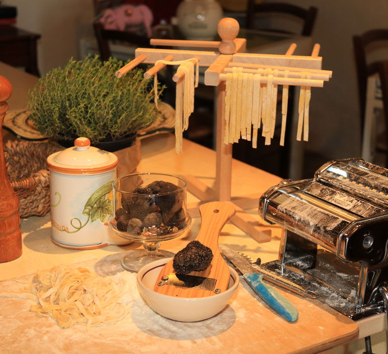wta-truffle-hunting-and-cooking-class-in-tuscany